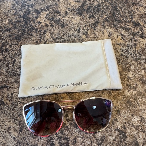 Quay x Amanda Cherry Bomb Sunglasses - Picture 3 of 5